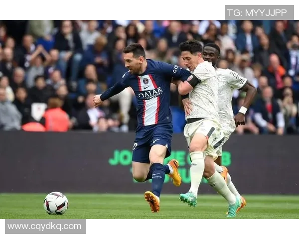 欧联杯激战那不勒斯以3-0战胜巴黎圣日耳曼红牌争议引发全场热议